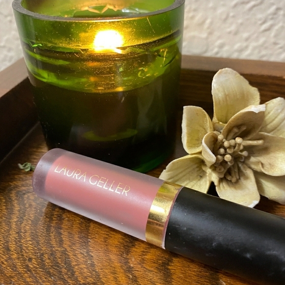 🦋 Laura Geller Modern Classic Lip Mousse Lipstick (in Beloved Blossom) - Picture 8 of 8
